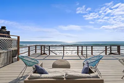 Image de Cozy Beach Cottage On The Sand!