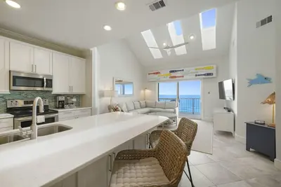 Image de Crystal Dunes 601 4br Penthouse w/ an effortless walk to the beach!