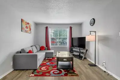 Image de Clean | Stylish | Parking | Pool near the At&T Stadium