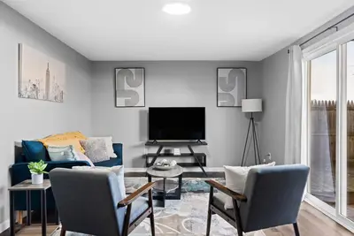 Image de Lovely Family sized 3 bedroom Colonial home, close to restaurant.