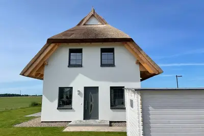 Image de Ferienhaus \"rugard\" in Dranske - Ferienhaus \"rugard\" mit Panoramasauna und Boddenblick