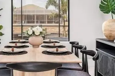 Image de Ultra Luxury Family Oasis with Pool on Canal