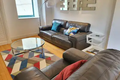 Image de Garland Two Bedroom Apartment 1Min Walk to Station