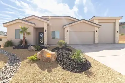 Image de Mesquite Retreat with great patio, pool, and putting green!