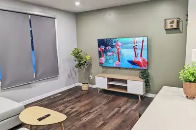 Image de Modern, spacious house with large entertainment room