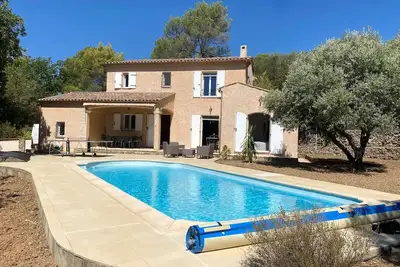 Image de Villa provençale avec piscine pour 8 personnes.