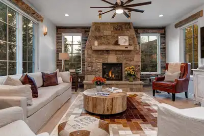 Image de Nature & Adventure at Your Door of this Modern Mtn. Retreat! | Abode at Palomino Ridge