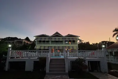 Relaxing villa with pool and access to beautiful beach