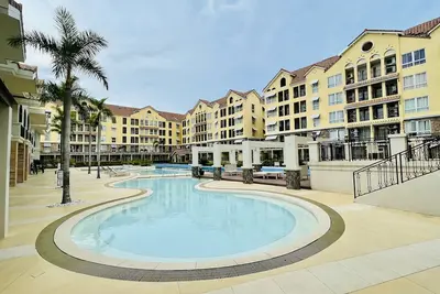 Image de Minimalist, Stylish, Elegant — 2br Condo At Amalfi Oasis