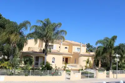 Image de Vilamoura spacieuse villa de 3 chambres, piscine privée et jardin tropical