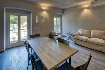 Image de Apartment just minutes from downtown and the beach.