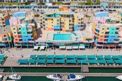 Image de Al Marina View Uma - Lux ground floor apartment on the marina