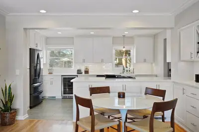 Image de New Cozy Home In Minneapolis in Central Location