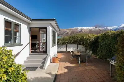Image de Townside Treat – Wanaka Holiday Home