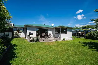 Image de Downtown Delight - Wanaka Holiday Home