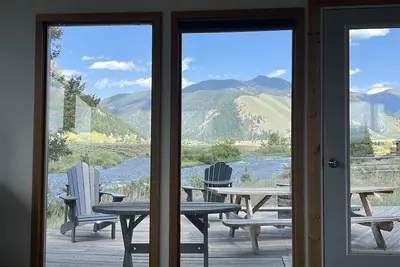 Image de Pagenkopf House on the Madison River