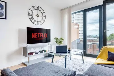 Montreal - Luxury 5 Star  - Netflix - Fast Wifi