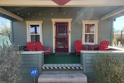 Image de Historic Craftsman Charm | Fire Pit | Pet Friendly