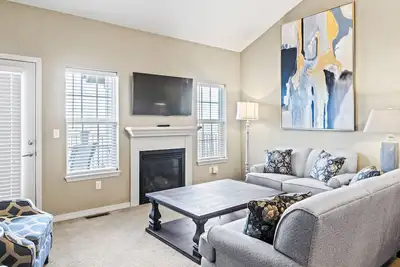 Image de Spacious 3br/2. 5ba Townhouse • Near Hwy 76 Strip • Balcony, WiFi