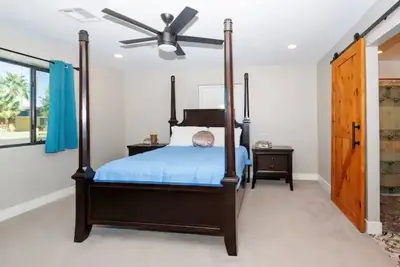 Luxury Phoenix Oasis- Pool, Grill, Putting Green