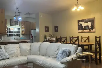 Image de Quiet Ranch Home · Near Mercado & Downtown · Pet Friendly