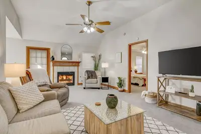 Image de Elegant Home with Amazing back patio. 3br / 2bth - sleeps 8.