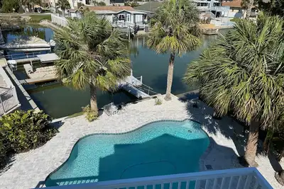 Image de Direct Gulf Access Home w/ Floating Dock and Pool