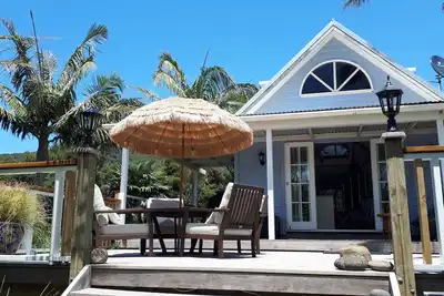 Image de Hamptons Coastal Cottage 2mins from beaches, huge deck