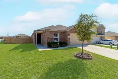 Image de A modern-family home, just 10 minutes from downtown & 12 minutes from Lackland.