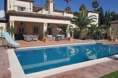 Image de Impeccable 6-Bed Villa, Sotogrande, Kings & Queens