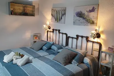 Image de Maison de vacances typique andalouse avec piscine privée entourée d'oliviers