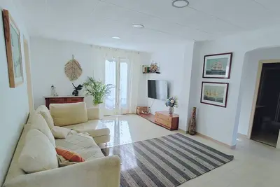 Huge apartment (~110m2) in Blanes and in 150 m from the beach