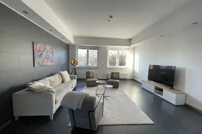 Image de DesignLoft for 8 I AppleTV l Ntflx I 65 \"Tv l 150sqm