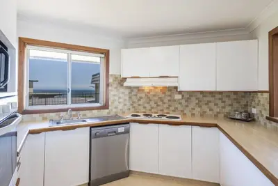 Image de Romiaka Unit 11, Top Notch