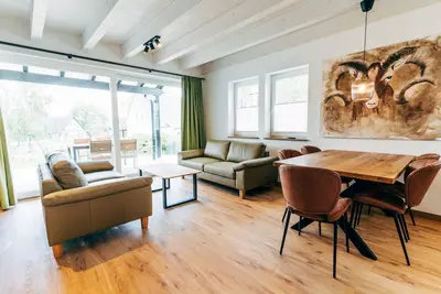 Image de Haus im Glück - Rechts