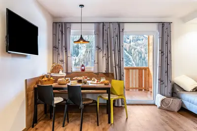 Image de Appartement \"Balbeinhof Apt Hirsch\" avec vue sur les montagnes, balcon & Wi-Fi