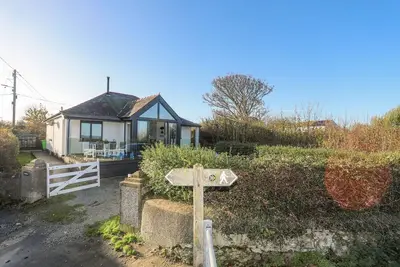 Image de Haulfryn, pet friendly, with a garden in Moelfre