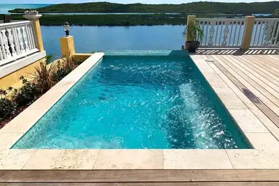 Image de Tropical Chalk Sound Cottage with Pool and Kayak!