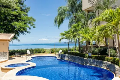 Image de Playa Hermosa Beachfront 3br Condo • Ocean View • Pool • Elevator Access