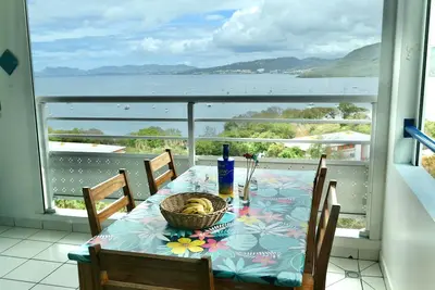 Image de Superbe T2 avec terrasse panoramique dominant la mer, piscine, près des plages