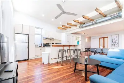 Image de Terrace, Workspace, Walk to Cafes & Parks