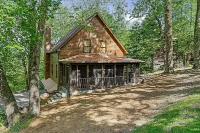 The Treehouse Cabin Mins to Center Hill Marina Caney Fork River Edgar Evins Park