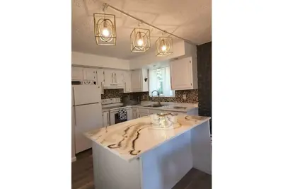 Image de Cozy Poconos Spa Retreat Near Hiking, Lakes & Fall Foliage