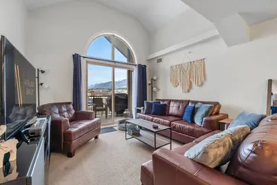 Image de En Pointe | Top Floor | Pool | Hot Tub | Gym