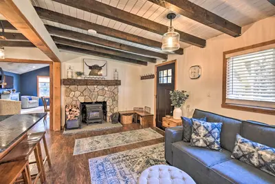 Image de Lake Winnipesaukee Getaway w/ Private Beach Access