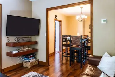 Image de ♢Kingbed♢Work space♢Huge Backyard♢Nearby Beach♢