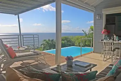 Image de Front de Mer des Caraïbes, vue et accès mer, piscine privée 'Villa Blue Haven 2'