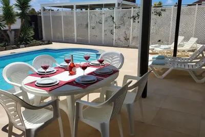 Image de Villa with Heated Pool, Mesh WiFi 6, Smart Tv and only 15\/20 mins Walk to Centre