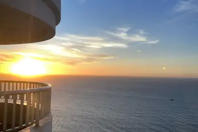 Image de beautiful view of the sea and the entire city.