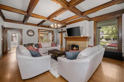 Image de Entire Main level of Beautiful Historic Home!